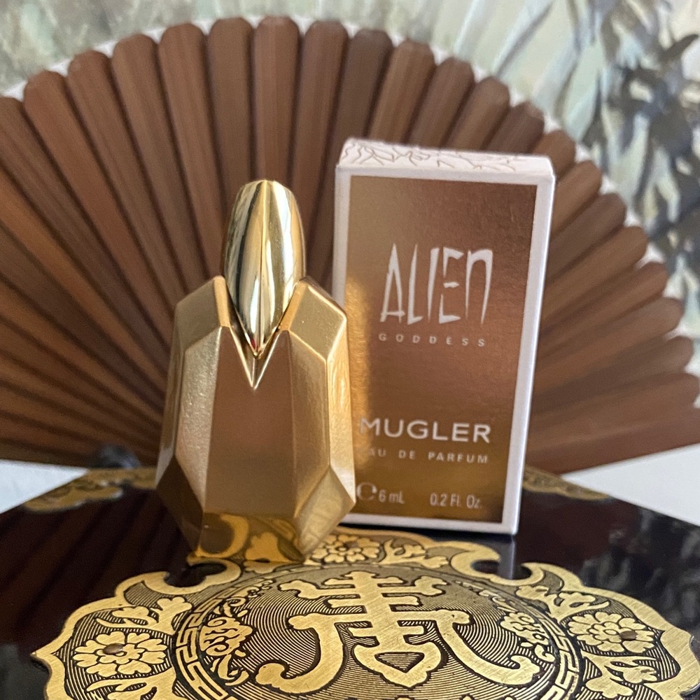 Mugler Alien Goddess Gold Perfume